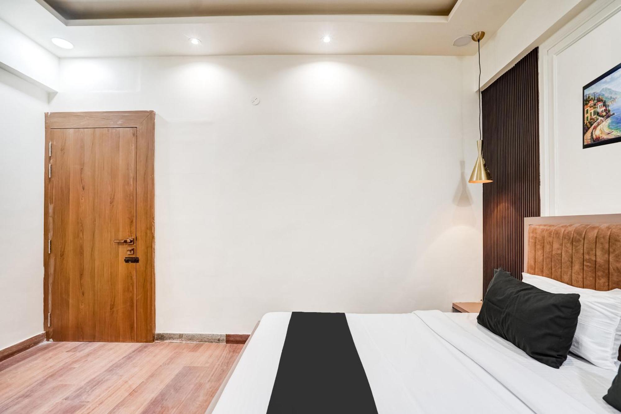 Super Collection O Ratan Lal Nagar Hotel Kanpur Exterior photo